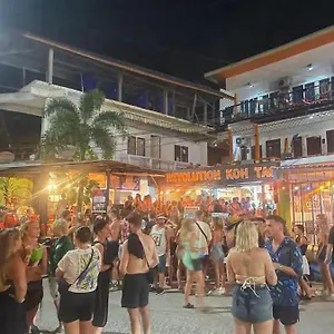 Revolution , Ko Tao Thailand